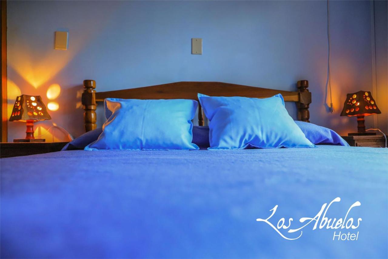 Hotel Los Abuelos エル・ソベルビオ エクステリア 写真