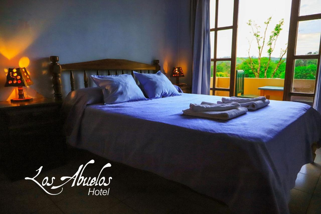 Hotel Los Abuelos エル・ソベルビオ エクステリア 写真